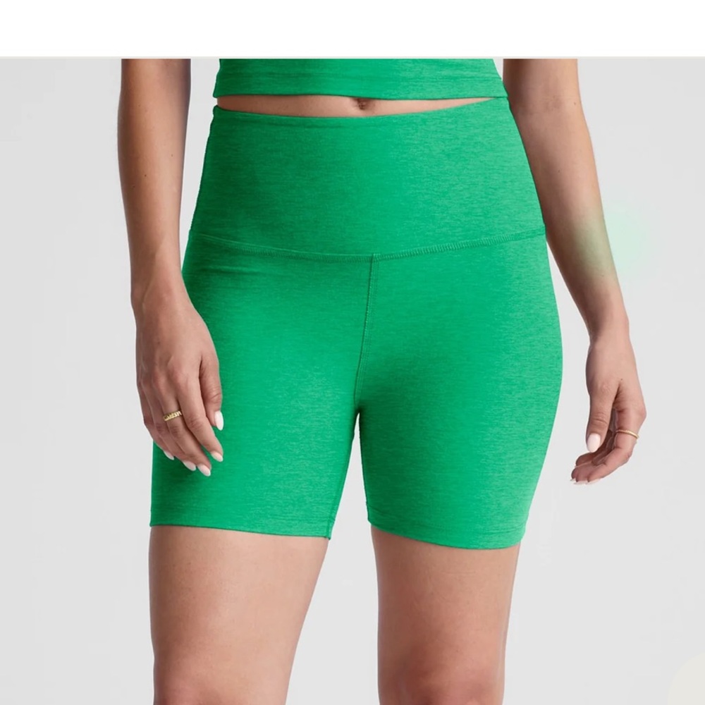 Beyond Yoga Spacedye Keep Pace 5” Short - Green Grass Heather- Size M